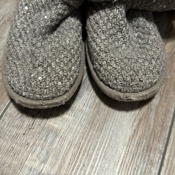 UGG boots YOUTH size 2 - Picture 3 of 4